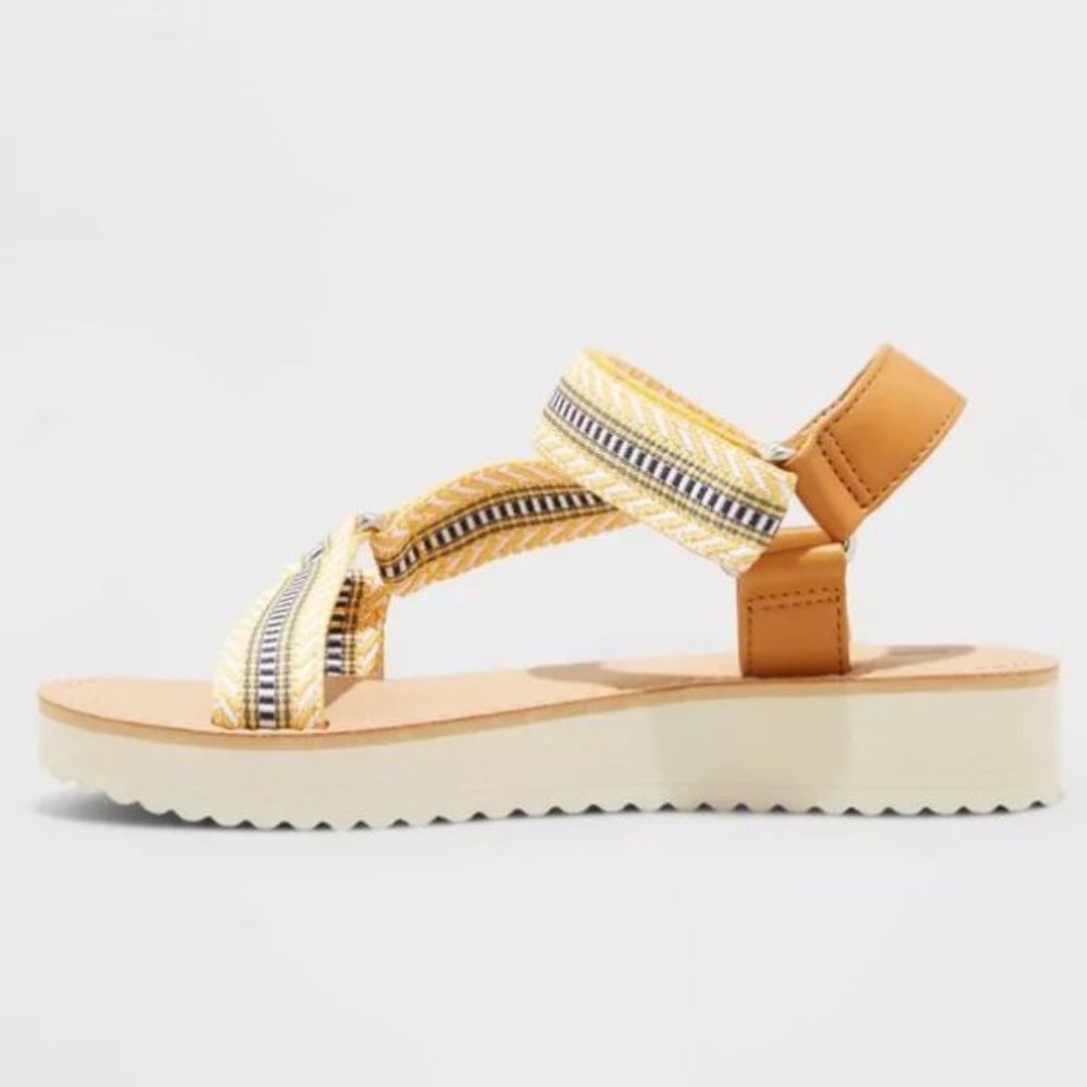 Women's Angie Heels - Universal Thread™ - Picture 3 of 7